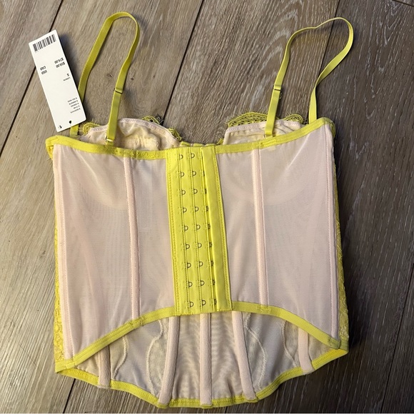 NWT Out From Under Urban Outfitters Modern Love Lace Yellow Corset - Picture 5 of 6